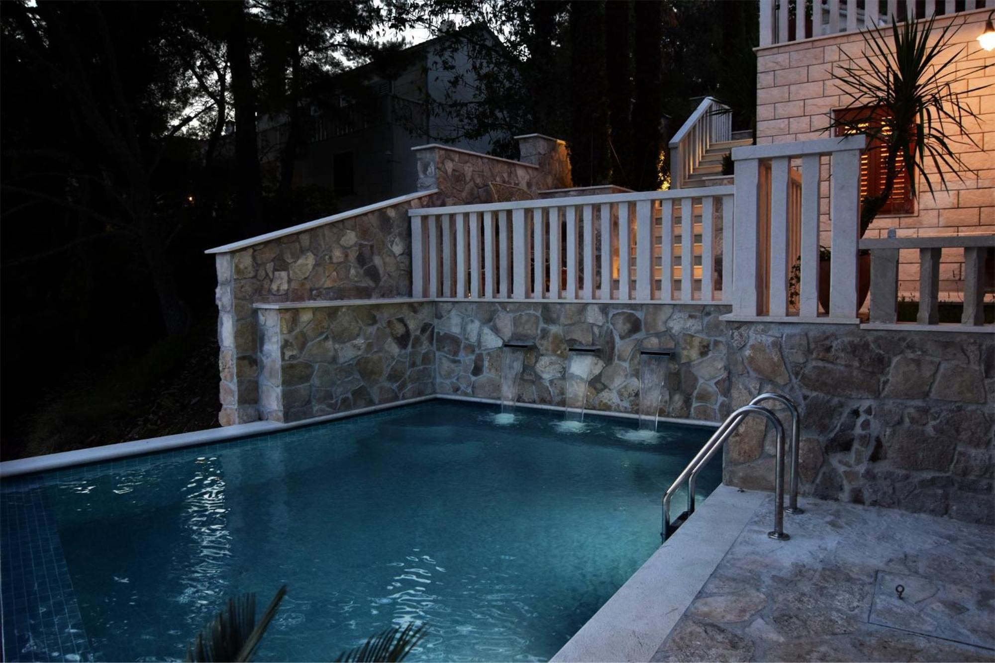 Spectacular Beachfront Brac 6 Bedrooms Selca Violet Magnificent Views Of The Adriatic Sea Heated Pool Selca Villa